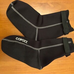 Large, unisex wetsuit/water socks